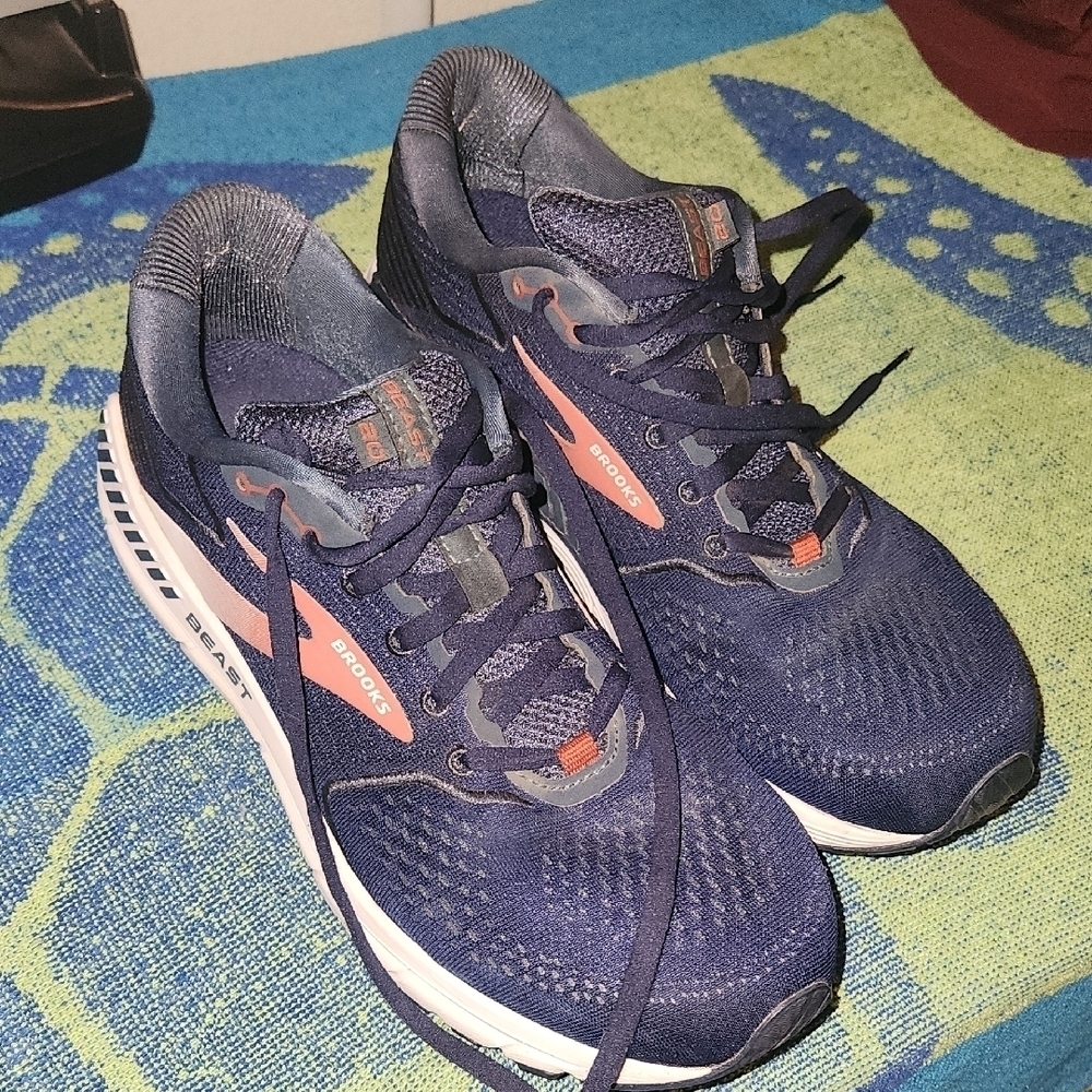 Brooks Mens Navy Running Shoes